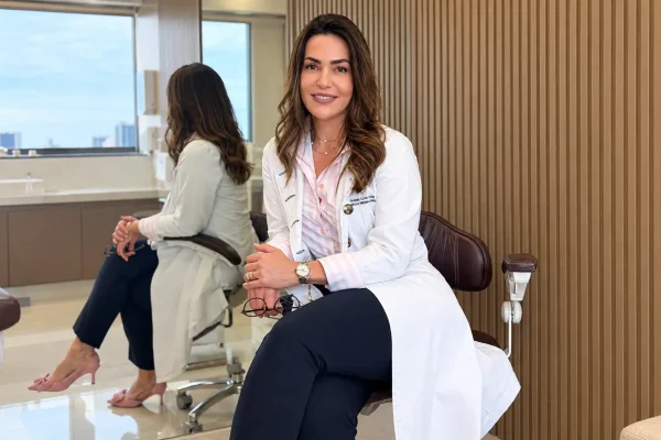 Priscilla Lima Bovo currículo, cirurgiã bucomaxilofacial formação, mestrado FMRP USP cirurgiã